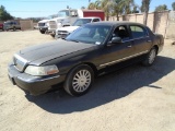 2005 Lincoln Town Car Sedan,