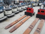 Raymond 8400 Electric Pallet Jack,