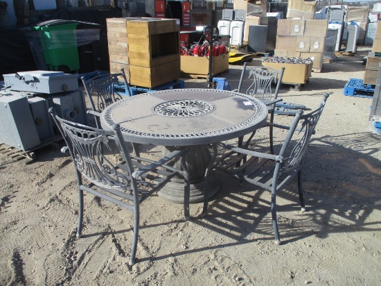 Lot Of Outdoor Patio Dinning Table W/4-Chairs
