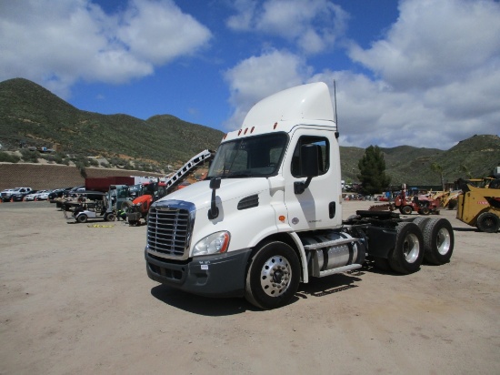 2019 Freightliner Casacdia 113 T/A Truck Tractor,