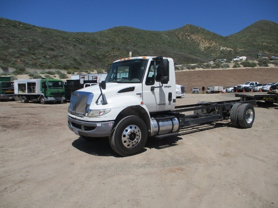 2014 International 4300 S/A Cab & Chassis,