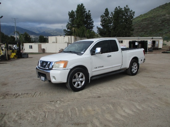 2008 Nissan Titan LE Extended-Cab Pickup Truck,