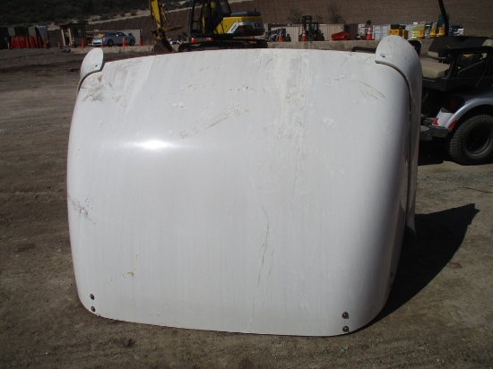 Lot Of Truck Tractor Roof Deflector