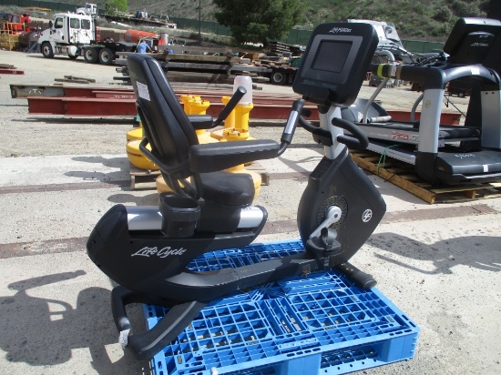 Lot Of Life Fitness Excercise Machine