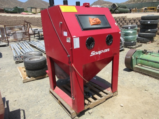 Lot Of Snap-On YA437 Blasting Cabinet