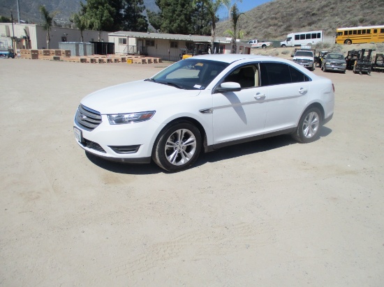 2017 Ford Taurus SEL SUV,
