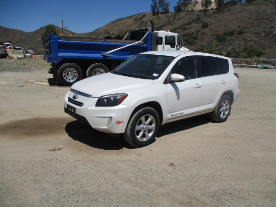 2014 Toyota Rav4 EV SUV,