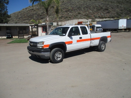 2005 Chevrolet 2500 HD Extended-Cab Pickup Truck,