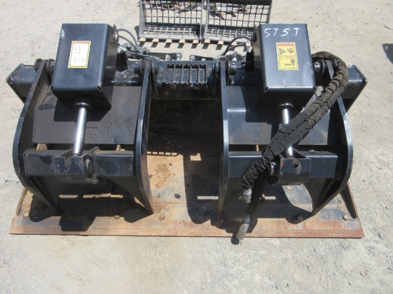2022 Caterpillar 72" Skid Steer Grapple Bucket,