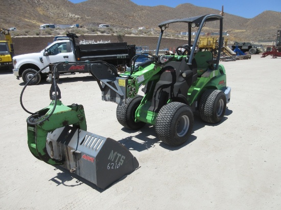 2020 Avant 528 Compact Telescopic Wheel Loader,