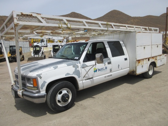 1999 Chevrolet 3500 Crew-Cab S/A Utility Truck,