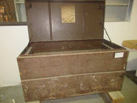 Lot Of Jobsite Job Box W/Shackles, Misc Chain,