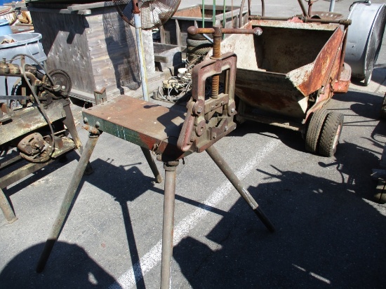 Lot Of Portable Tripod Pipe Vise