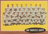 SAN FRANCISCO GIANTS 1962 TOPPS TEAM CARD #226 / MAYS