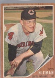 BOB NIEMAN 1962 TOPPS CARD #182