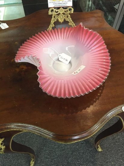 Lovely pink tinted ruffle edge art glass bowl