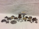 Collection of 28 very cool brass and metal frog figurines, see pics