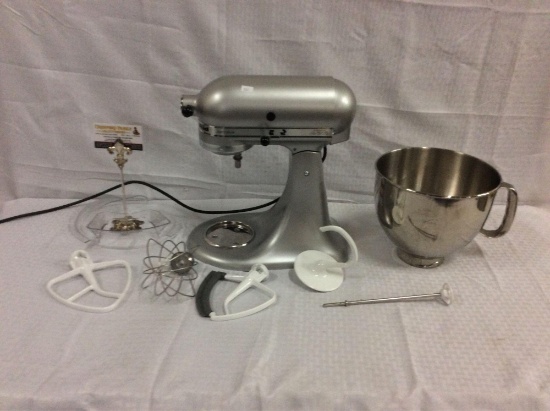 Kitchen aid "Artisan" mixer w/ bowl and 6 accessories- tested and works!