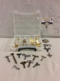 Collection of approx 36 vintage and antique clock keys