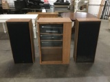 Sony stereo system in media case w/ two Jensen tower speakers