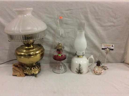 Set of 4 vintage oil lamps incl. converted electric brass oil lamp and mini painted oil lamp