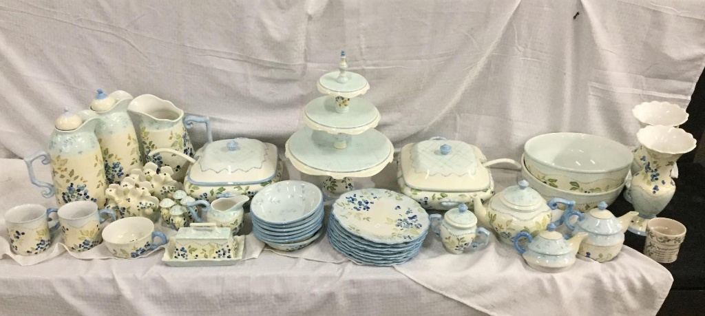 HUGE set of Tracy Porter Annette Blueberry dishes incl. Tureens, Serving  Bowls, Pitchers, Plates + | Estate & Personal Property Personal Property |  Online Auctions | Proxibid