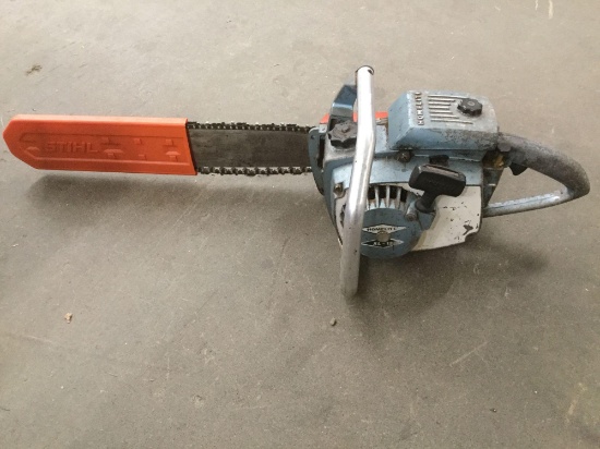 Homelite XL-12 chainsaw w/ guard