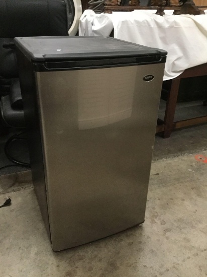 sanyo mini refrigerator price