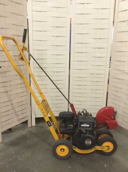 McLane Gas Powered edger, Briggs and Stratton 3HP motor