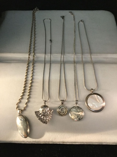 5 very fine vintage sterling silver necklaces w/ silver pendants, see pics