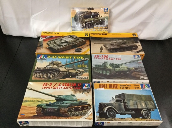 7x Italeri military plastic model kits, 1/35 scale; SEALED SU-100 Soviet Assault Gun, M998 HMMWV