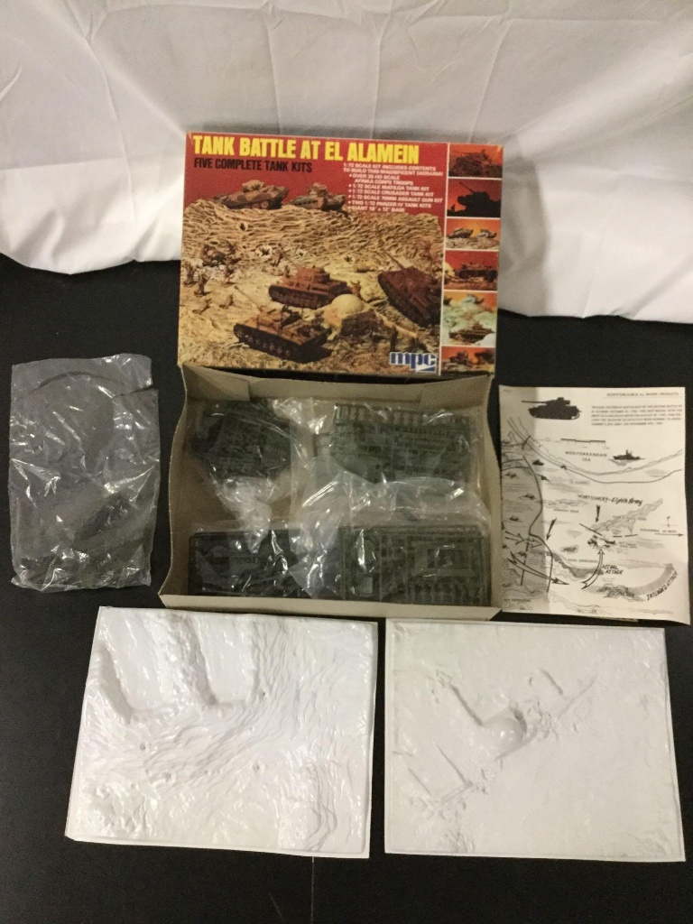 2x Military Plastic Diorama Model Kits Mpc Tank Battle At