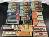 23x HO scale locomotive train cars in original boxes; 11x Athearn, 3x Roundhouse, 2x Tyco, 2x