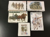 5x military soldier plastic model kits, 1/35 scale; 2x SEALED Dragon Soviet Motor Rifle Troops,