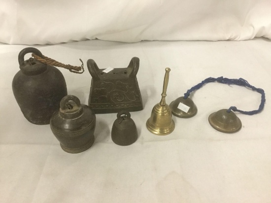 Selection of 6 bells incl. 5 antique Nepalese bells and 1 brass bell from Thailand