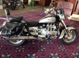 1999 Honda Valkyrie GL1500c F6 / 6 cylinder cruiser loaded w/only 16,800 original miles /new carbs