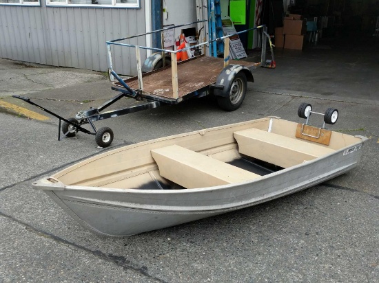 10ft Smoker Craft Aluminum Boat with 8ft Bed Trailer
