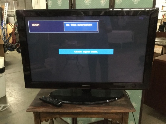 Samsung Plasma flat screen TV, model number PN42B466B1D, tested and working