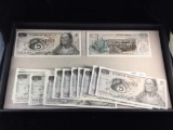 Bundle of 44 Uncirculated Mexican 5 Pesos bank notes from 1972 in sequential order