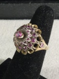 Beautiful 18K gold ring w/ purple gemstones, size 7 @ 7.6 grams