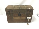 Antique chest trunk keepsake box with raised flower pattern - missing back hinge