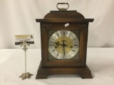 Vintage Howard Miller - Miller Heirlooms mantle clock in fine cond