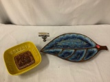 2x Vintage 1963 Treasure Craft no. 387 leaf shaped serving platter and Treasure Craft bread/ buns