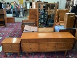 Dixie Furn. mid century dresser & nightstand set with mirror - low profile legs and nice design