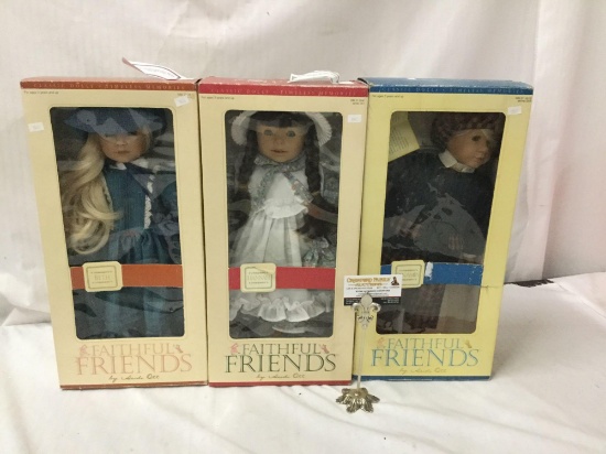 3x Faithful Friends by Heidi Ott Beth Hannah and Benjamin Dolls. Measures 20x9.5x5.5 inches.