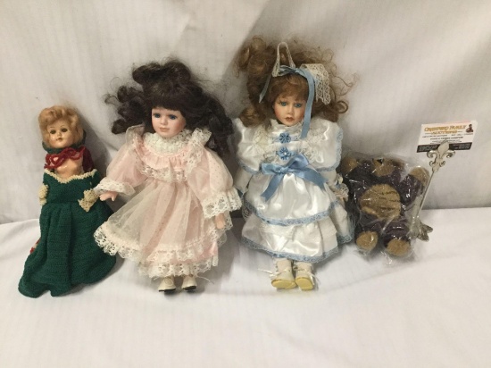 4x porcelain, composite, plastic and plush dolls. Gepeddo and more. Largest doll measures