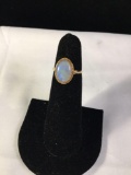Vintage Japanese 18k gold ring with an opal stone - size 6.25, weighs 2 grams