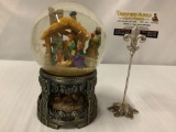 1994 Mercuries wind up music box snow globe, Nativity Scene - Birth of Jesus