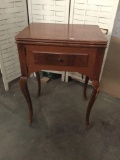 Vintage New Home Electric Sewing Machine table with bariole legs