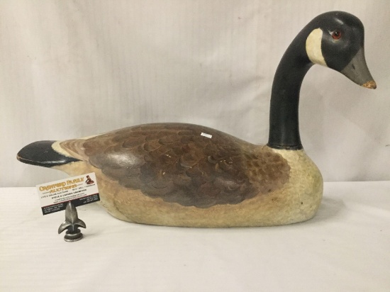 1989 solid wood snow goose decoy, this hand carved and hand painted piece is signed by the artist